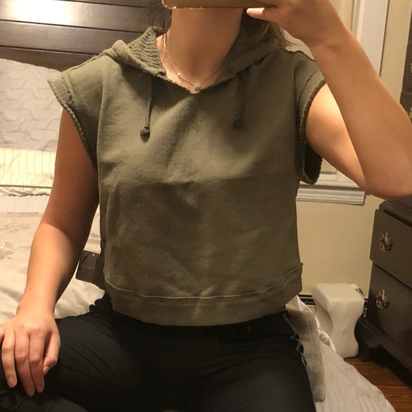 Free People Movement Swoop Crop Sleeveless Hoodie - Picture 7 of 8